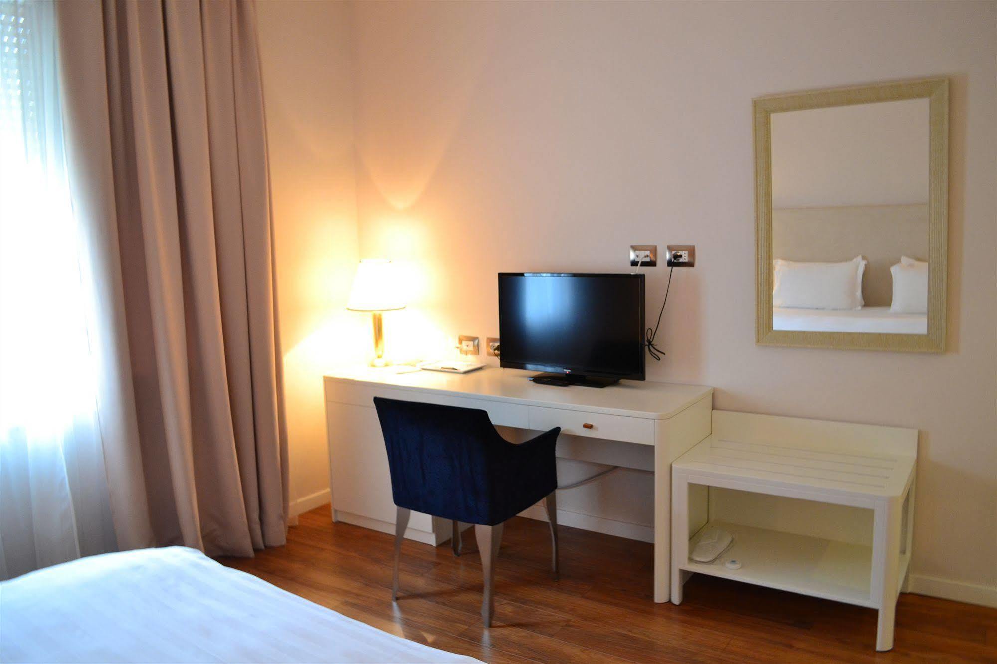 Sar'Otel Boutique Hotel Tirana Kültér fotó